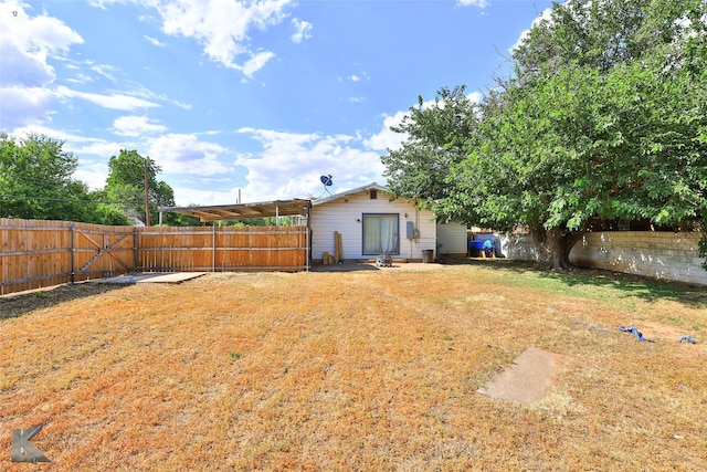 view of yard featuring a fenced backyard