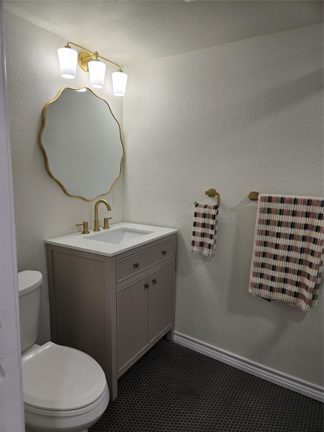 1606 Denver Ave, Fort Worth, TX 76164 - half bath with vanity and toilet