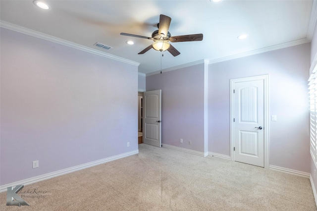 interior space with visible vents, crown molding, ceiling fan, baseboards, and recessed lighting