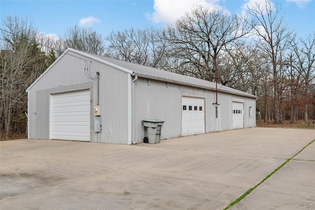 view of detached garage