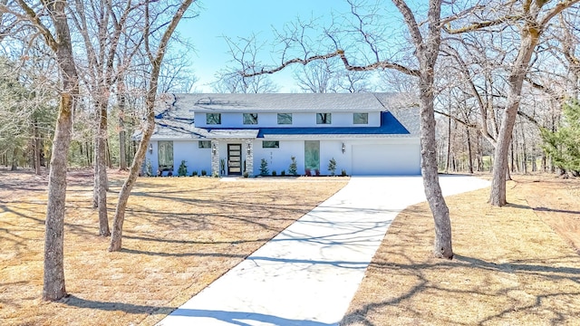 view of front of home featuring driveway