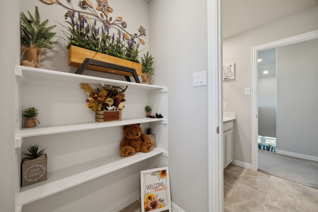 room details featuring baseboards