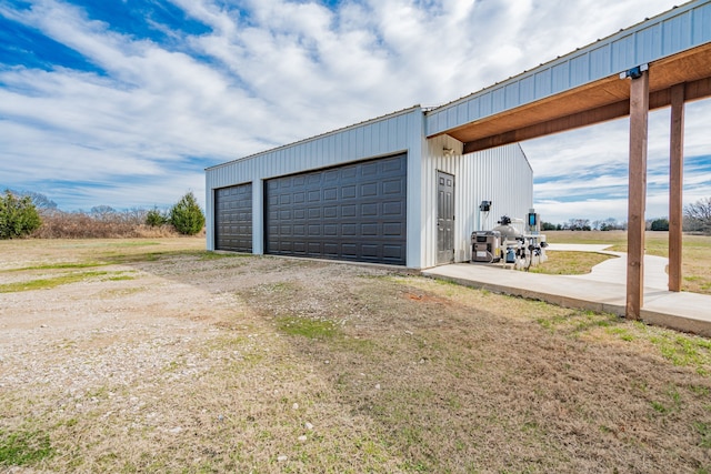 garage featuring a garage