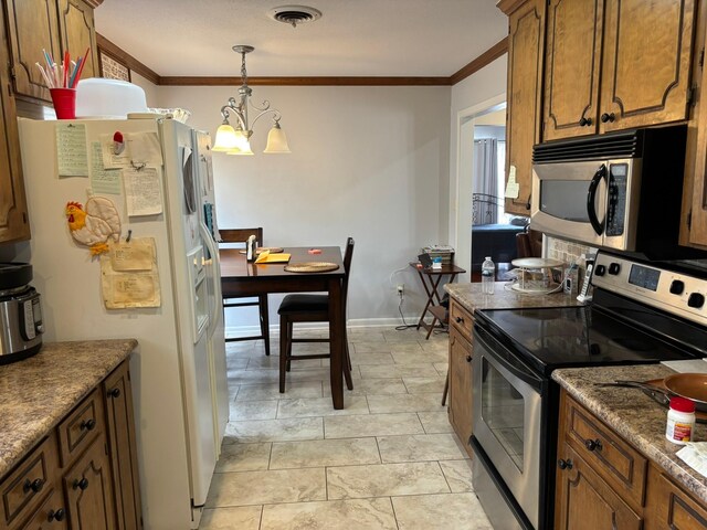 8418 W Wilderness Way, Shreveport, LA 71106 - kitchen featuring ornamental molding, stainless steel appliances, a chandelier, visible vents, and brown cabinets