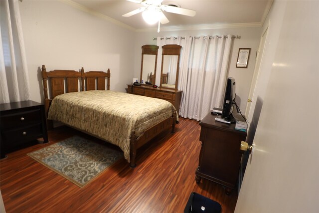 8418 W Wilderness Way, Shreveport, LA 71106 - bedroom featuring dark wood finished floors, ceiling fan, and ornamental molding