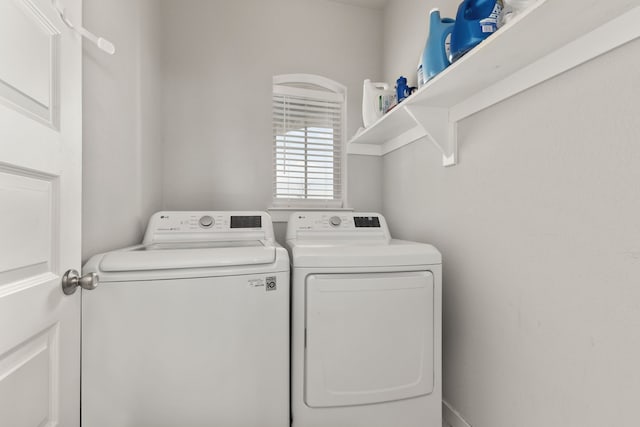 laundry room featuring laundry area and independent washer and dryer