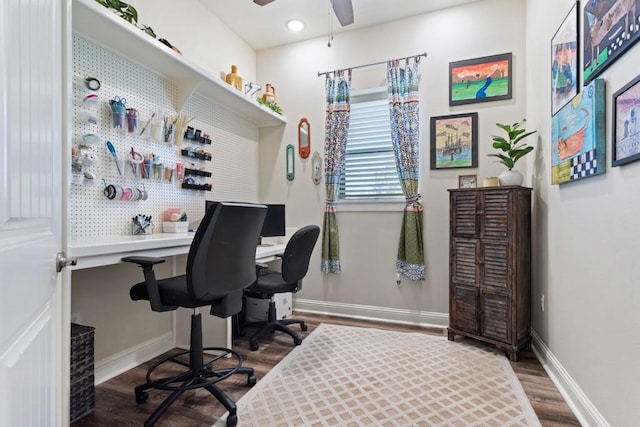 office with dark wood-type flooring, recessed lighting, ceiling fan, and baseboards