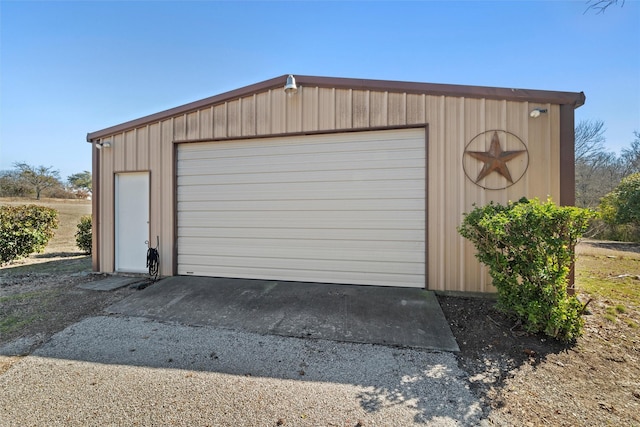 view of detached garage