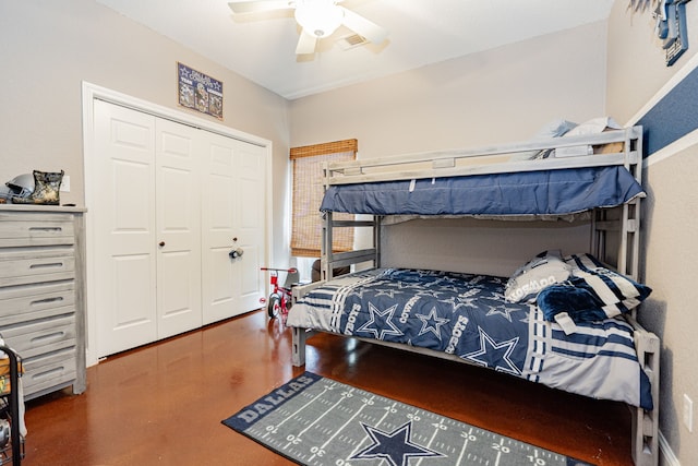 bedroom with ceiling fan, a closet, and visible vents