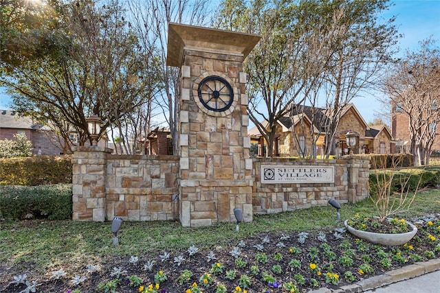 view of community / neighborhood sign