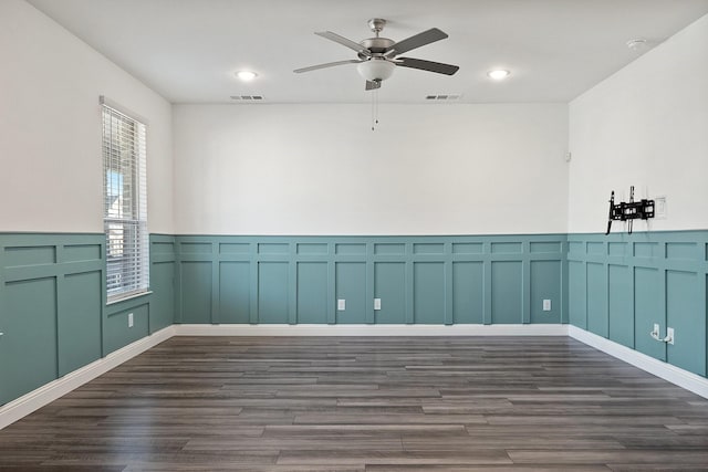 empty room featuring recessed lighting, visible vents, dark wood-type flooring, and ceiling fan