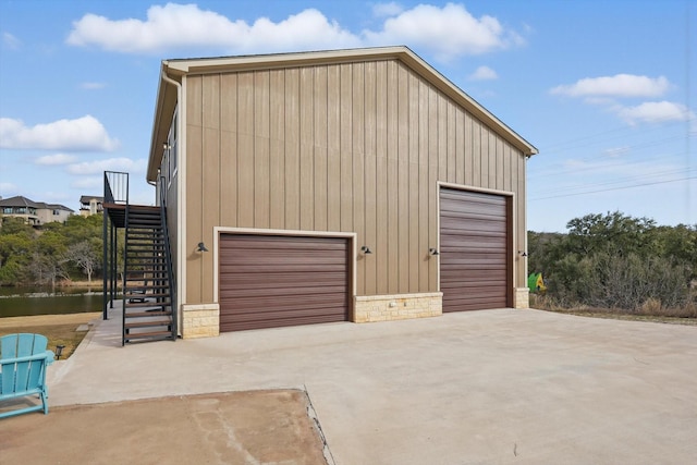 view of detached garage