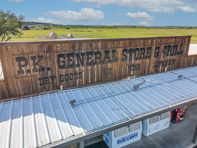 exterior space featuring a rural view