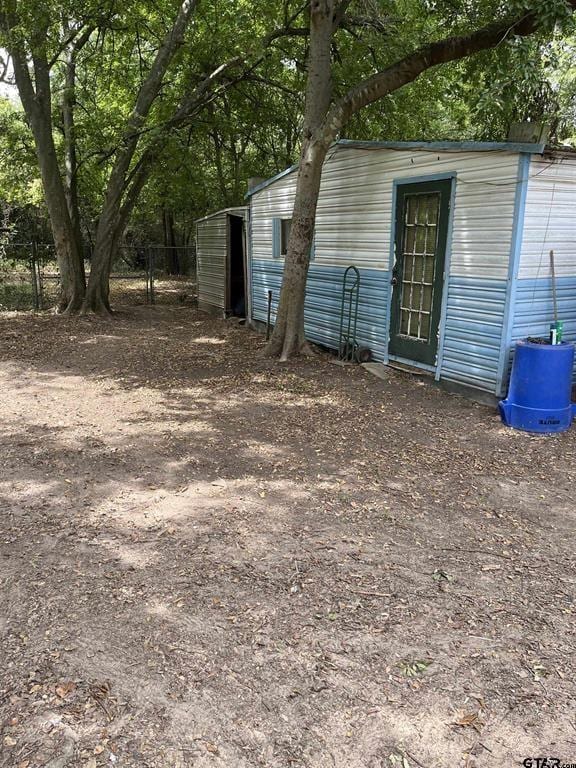 view of outbuilding featuring an outbuilding