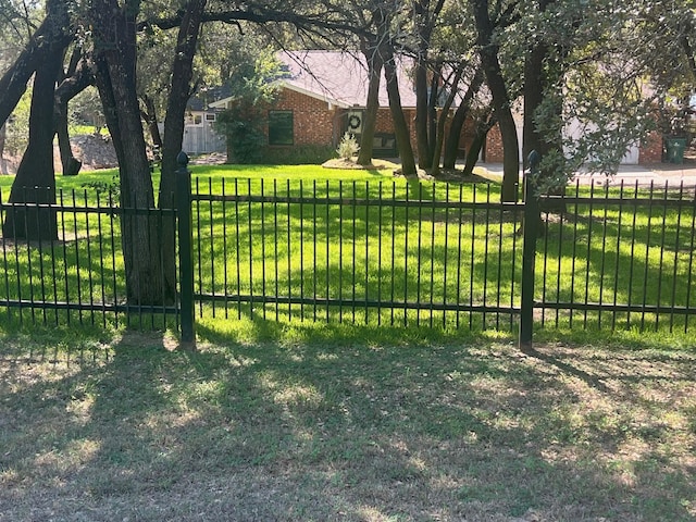 view of yard featuring a fenced front yard