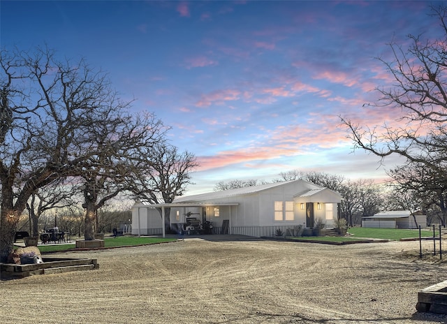 view of front of house with a front lawn