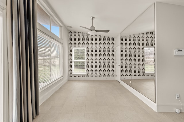 empty room featuring a ceiling fan