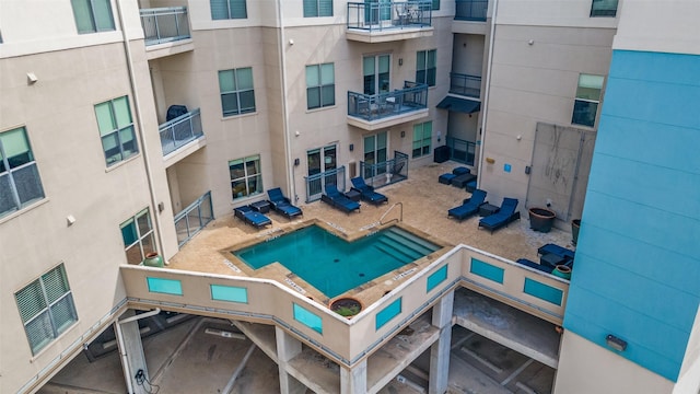 view of swimming pool