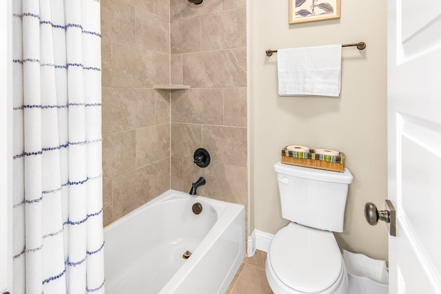 full bathroom featuring toilet, shower / tub combo, baseboards, and tile patterned floors