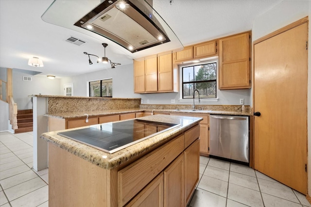 kitchen featuring black electric stovetop, visible vents, a sink, and stainless steel dishwasher