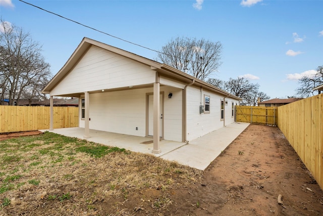 garage featuring fence