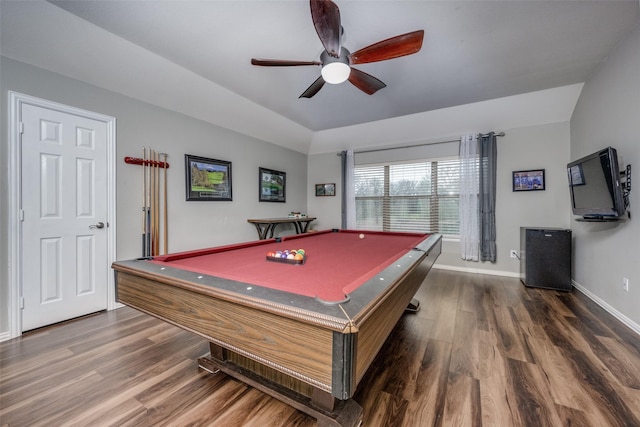 playroom featuring lofted ceiling, a ceiling fan, billiards, wood finished floors, and baseboards