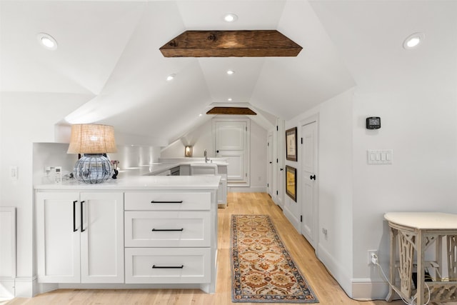 bar with light wood-style floors, recessed lighting, vaulted ceiling, and baseboards