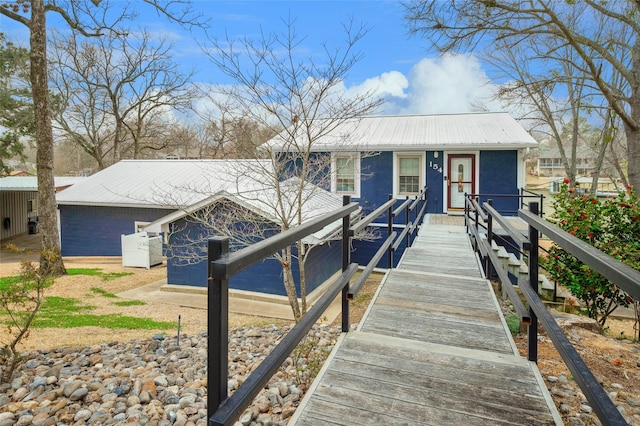 154 Bayside Cir, Malakoff, TX 75148 - view of front of property with metal roof