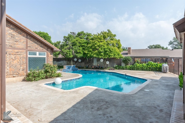 20 Glen Abbey St, Abilene, TX 79606 - view of swimming pool featuring a patio area and a fenced backyard