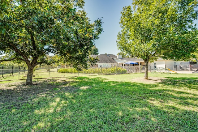 view of yard featuring fence