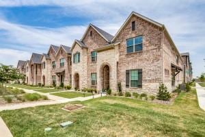 view of front of property with a front yard