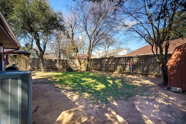 4017 Cherryhill Ct, Arlington, TX 76016 - fenced backyard with cooling unit