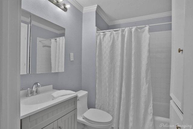 full bathroom featuring toilet, shower / tub combo with curtain, crown molding, and vanity