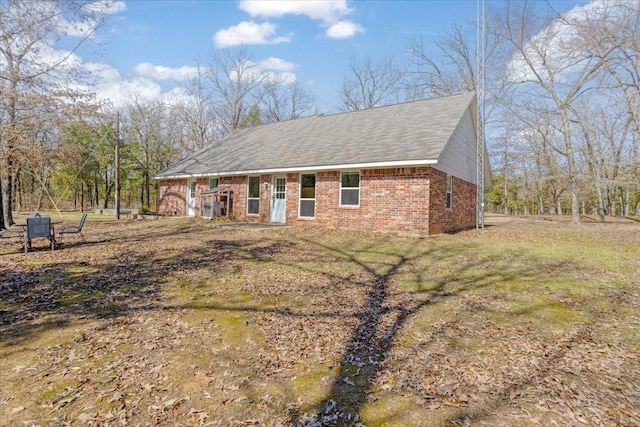 view of front facade with brick siding