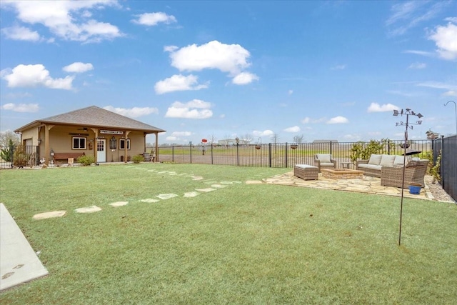 view of yard featuring an outdoor hangout area, ceiling fan, a patio area, and fence