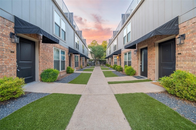 view of home's community featuring a residential view