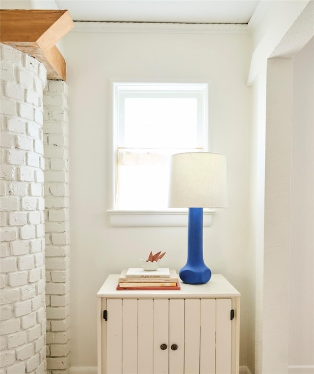 bathroom featuring crown molding