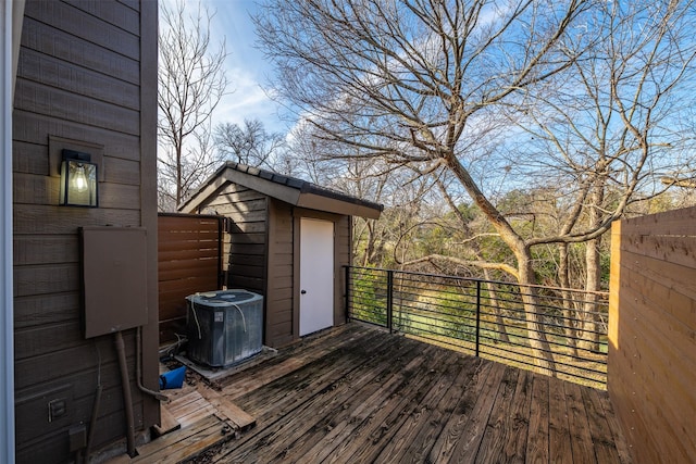 deck featuring cooling unit