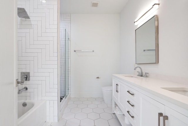 full bath with toilet, a shower with shower door, a bathing tub, a sink, and visible vents