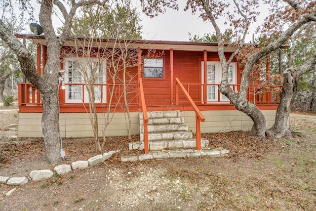 view of front facade featuring a porch