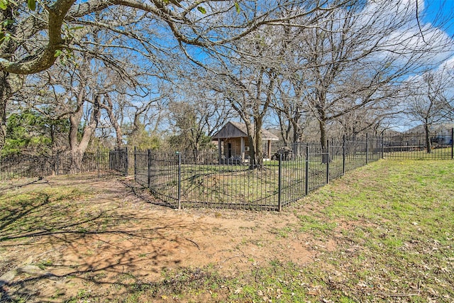 view of yard featuring fence