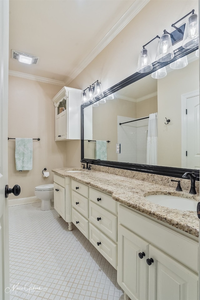 full bath with toilet, a sink, visible vents, and crown molding