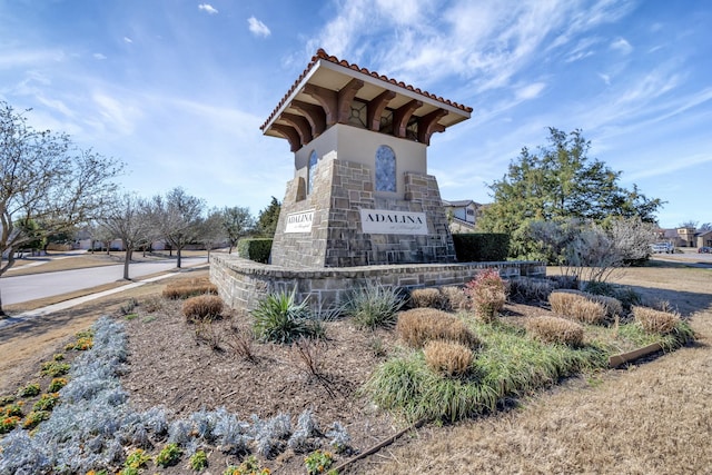 view of community / neighborhood sign