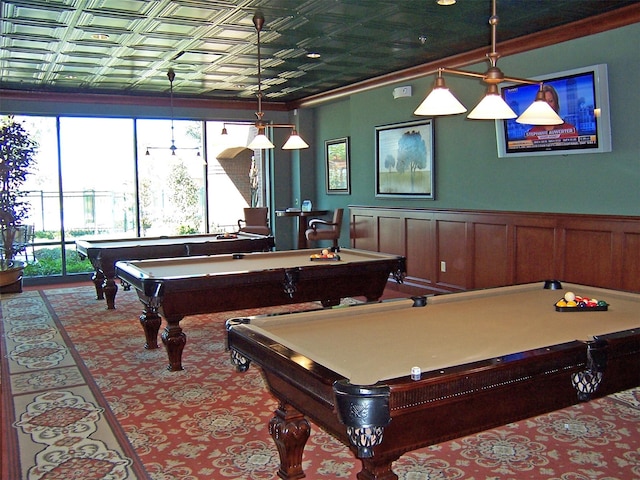 playroom with wainscoting, an ornate ceiling, and pool table