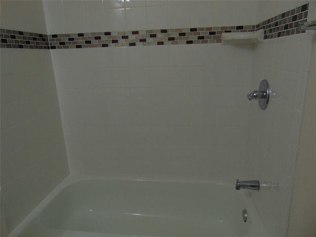 full bath with tub / shower combination