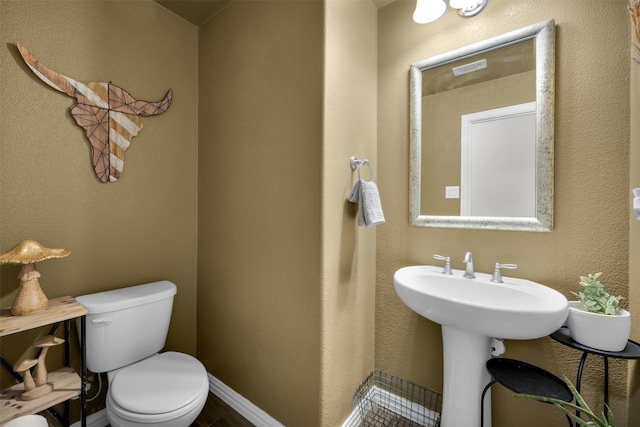 2822 Palmerston Dr, Midlothian, TX 76065 - half bath with toilet