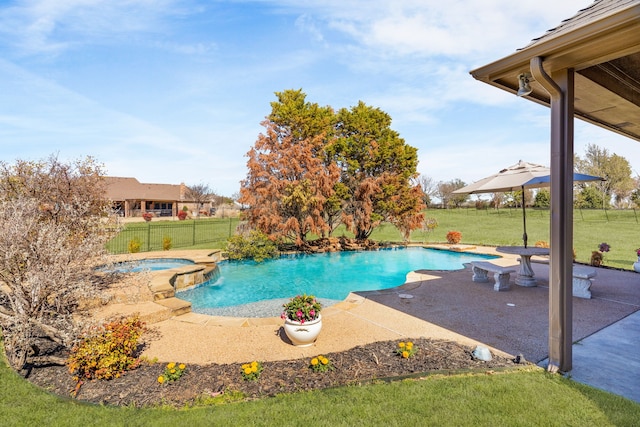100 Bailee Ct, Forney, TX 75126 - view of pool with a patio and a pool with connected hot tub
