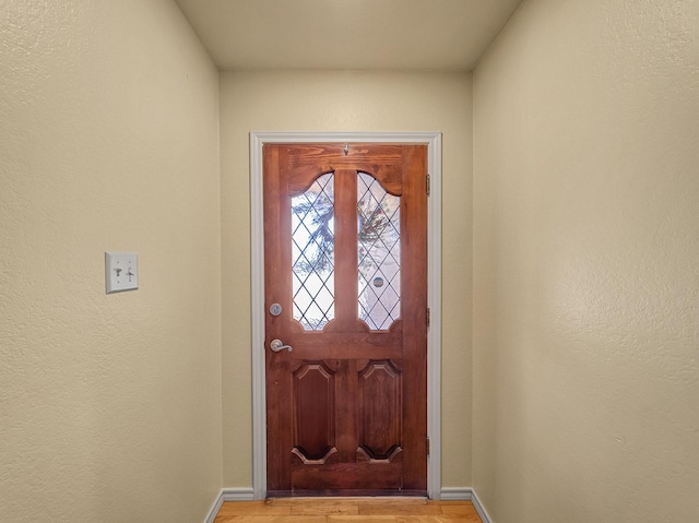 113 S Beltwoods Dr, Desoto, TX 75115 - entryway with light wood-style floors and baseboards