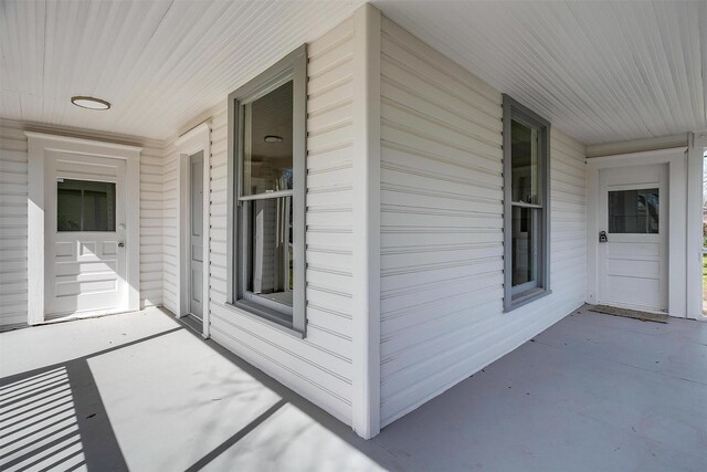 view of patio featuring a porch