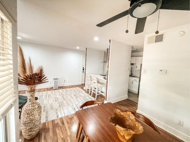 18333 Roehampton Dr Unit 123, Dallas, TX 75252 - full bath featuring a tile shower, vanity, and toilet